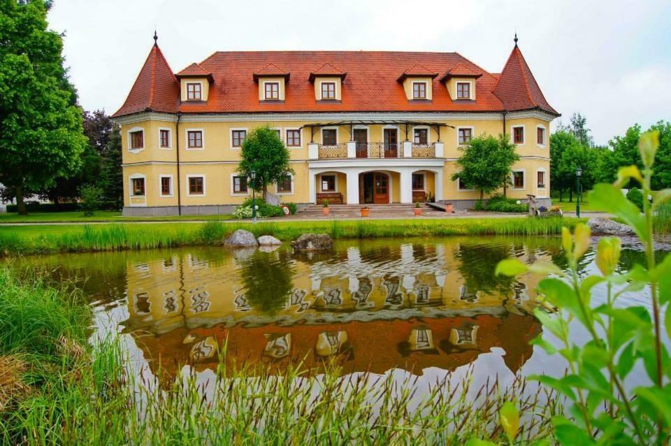 Almtalhotel Appartements In Pettenbach Экстерьер фото