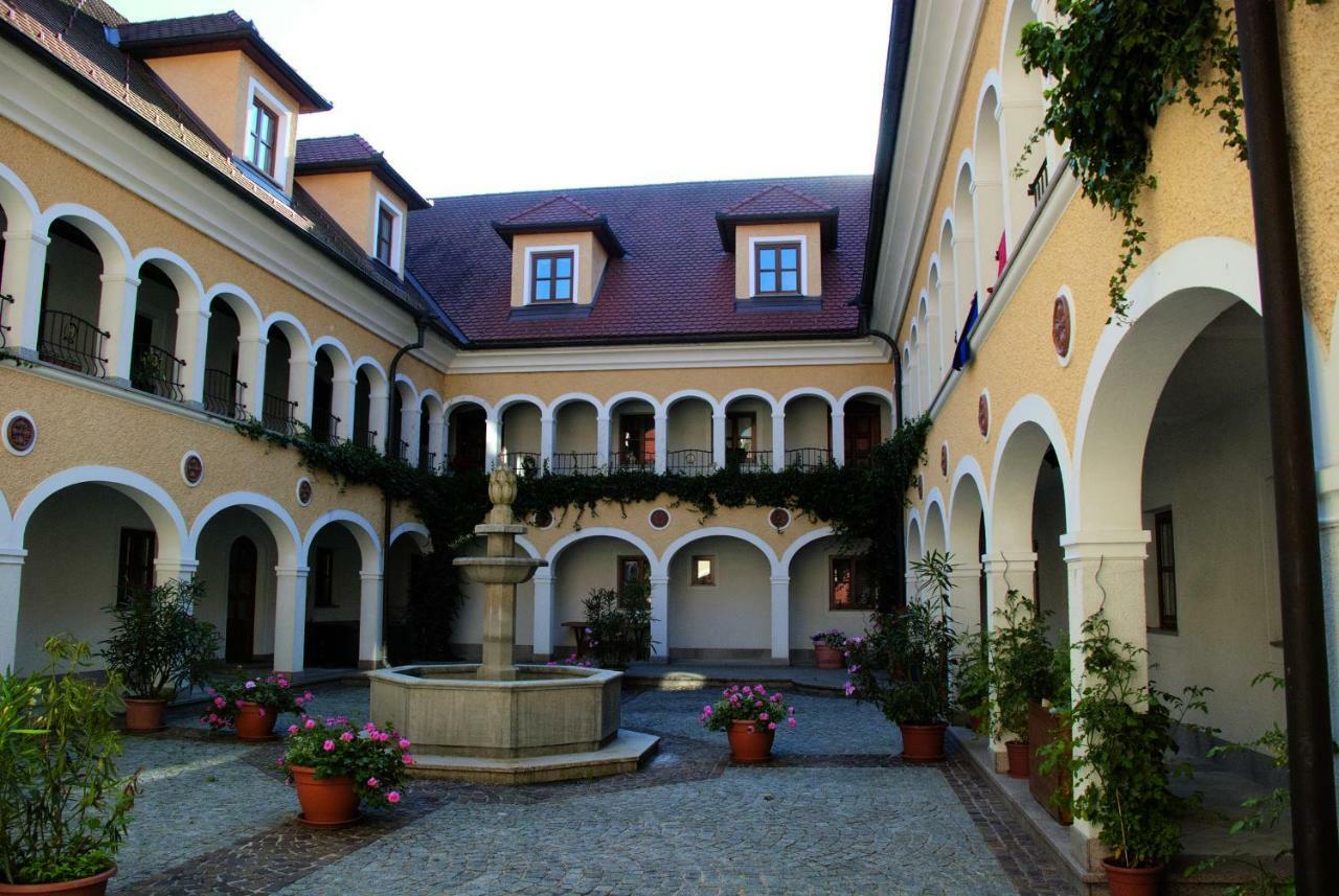 Almtalhotel Appartements In Pettenbach Экстерьер фото