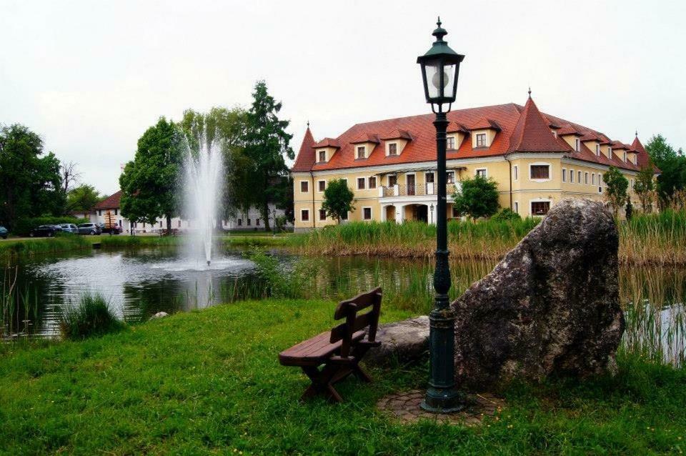 Almtalhotel Appartements In Pettenbach Экстерьер фото